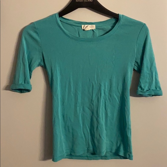 Forever 21 Tops - 💐3/$10 sale - tee